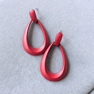 Chic Red Teardrop Earrings